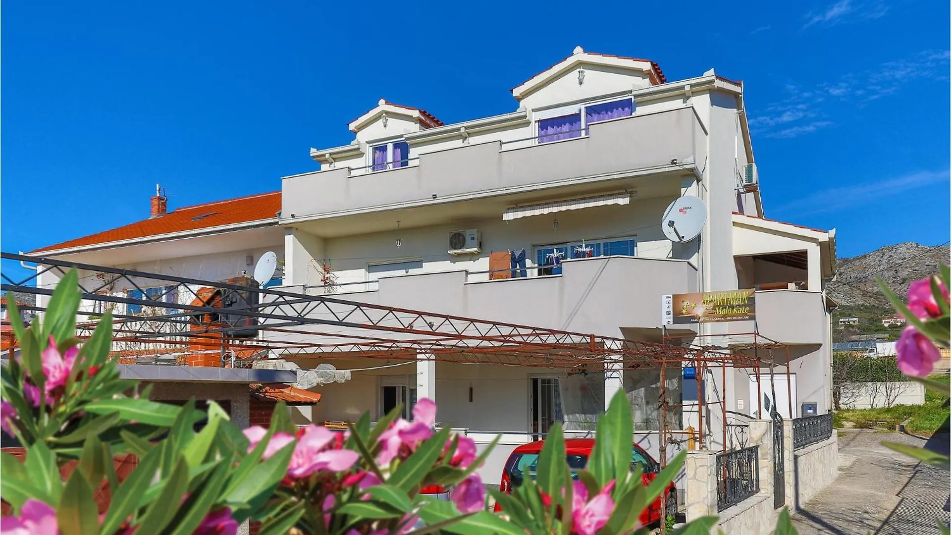 3 Bedroom Gorgeous Apartment In Trogir